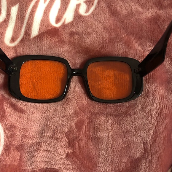 Sunglasses - Picture 5 of 6